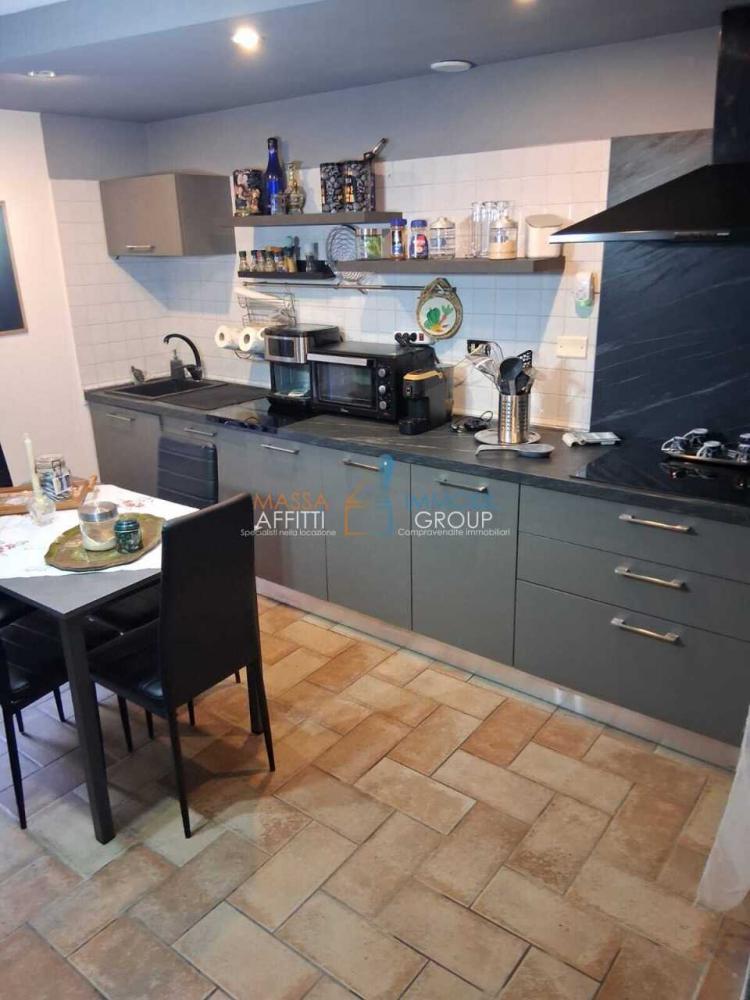 appartamento in vendita a Carrara in zona Centro Città