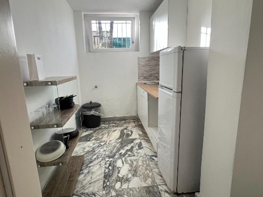 appartamento in vendita a Carrara in zona Marina di Carrara