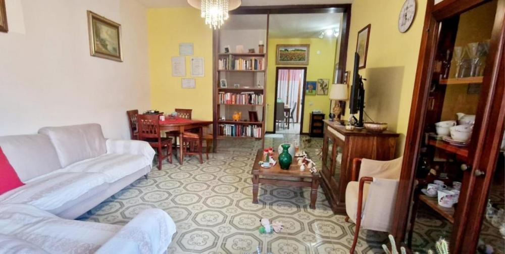 appartamento in vendita a Carrara in zona Centro Città