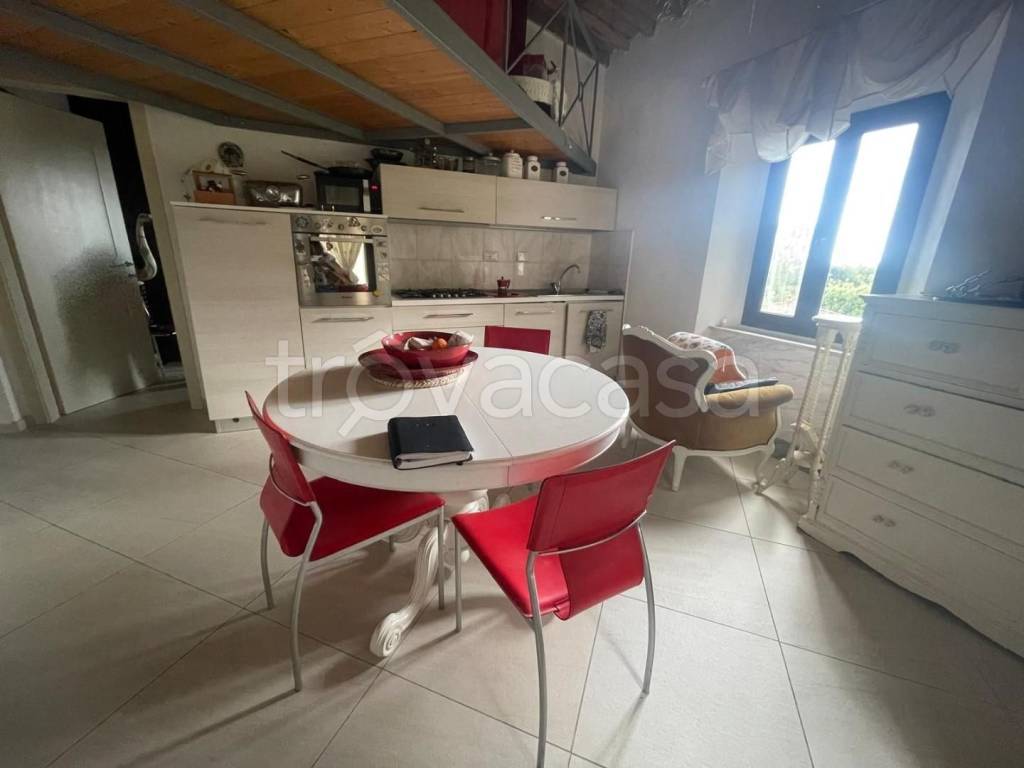 appartamento in vendita a Carrara in zona Fontia