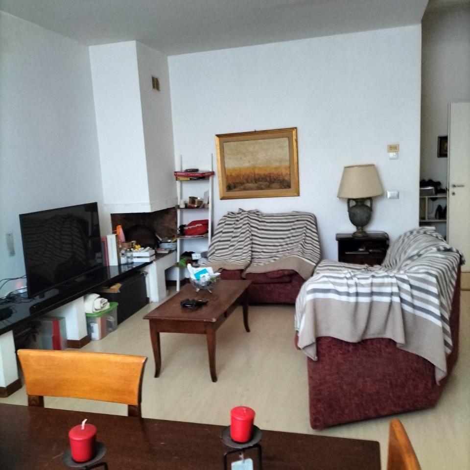 appartamento in vendita a Carrara in zona Sorgnano