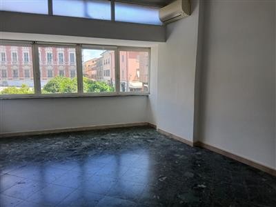 appartamento in vendita a Carrara in zona Centro Città