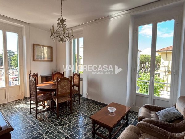 appartamento in vendita a Carrara in zona Avenza