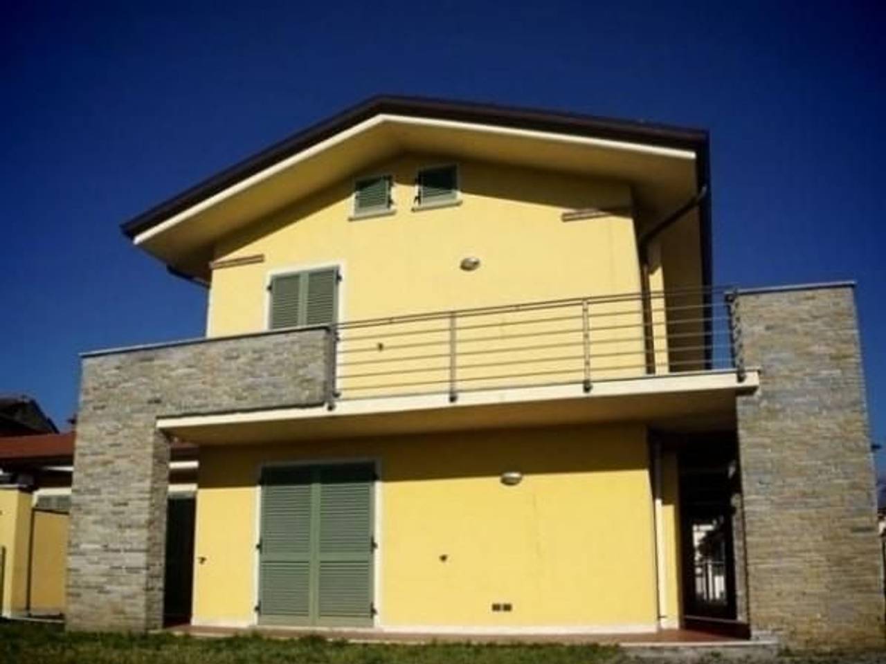 casa indipendente in vendita a Carrara in zona Avenza