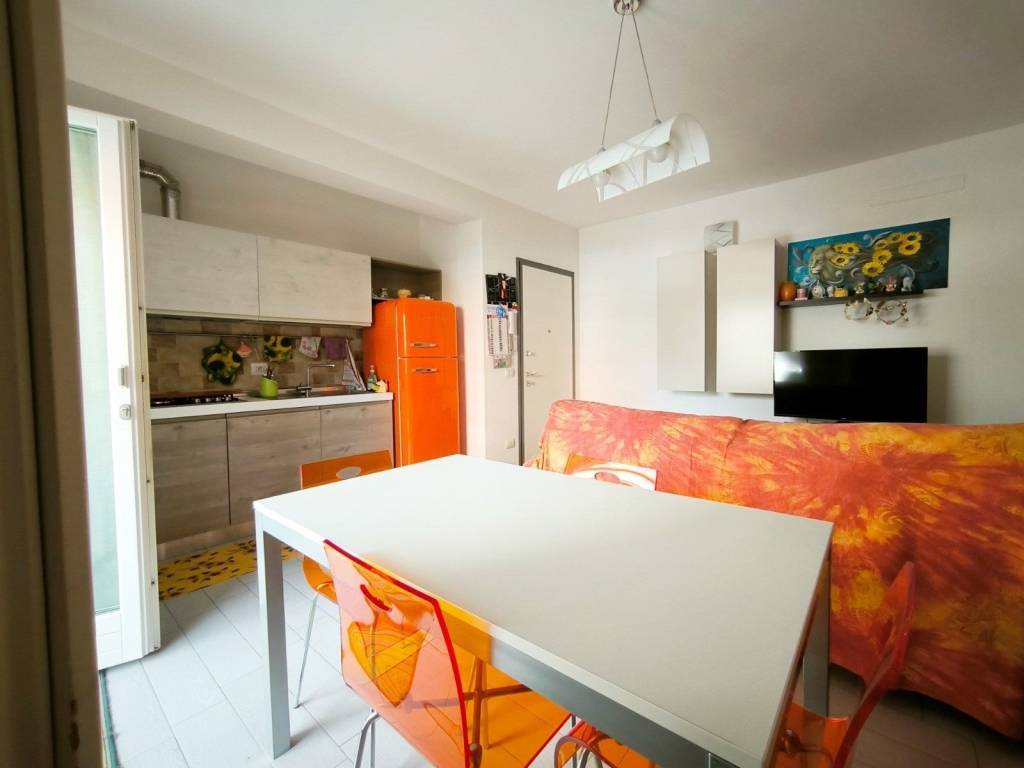 appartamento in vendita a Carrara in zona Avenza