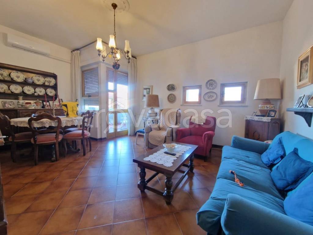 appartamento in vendita a Carrara in zona Marina di Carrara