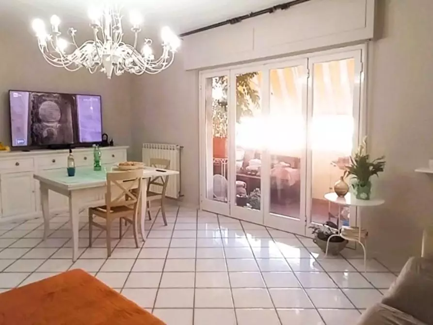 appartamento in vendita a Carrara in zona Avenza