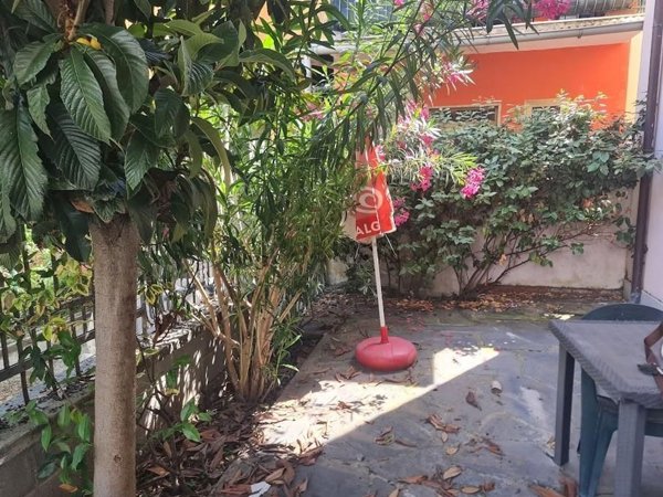 casa indipendente in vendita a Carrara in zona Marina di Carrara