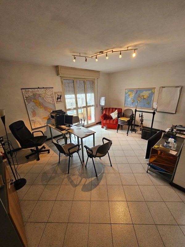 ufficio in vendita a Carrara in zona Nazzano