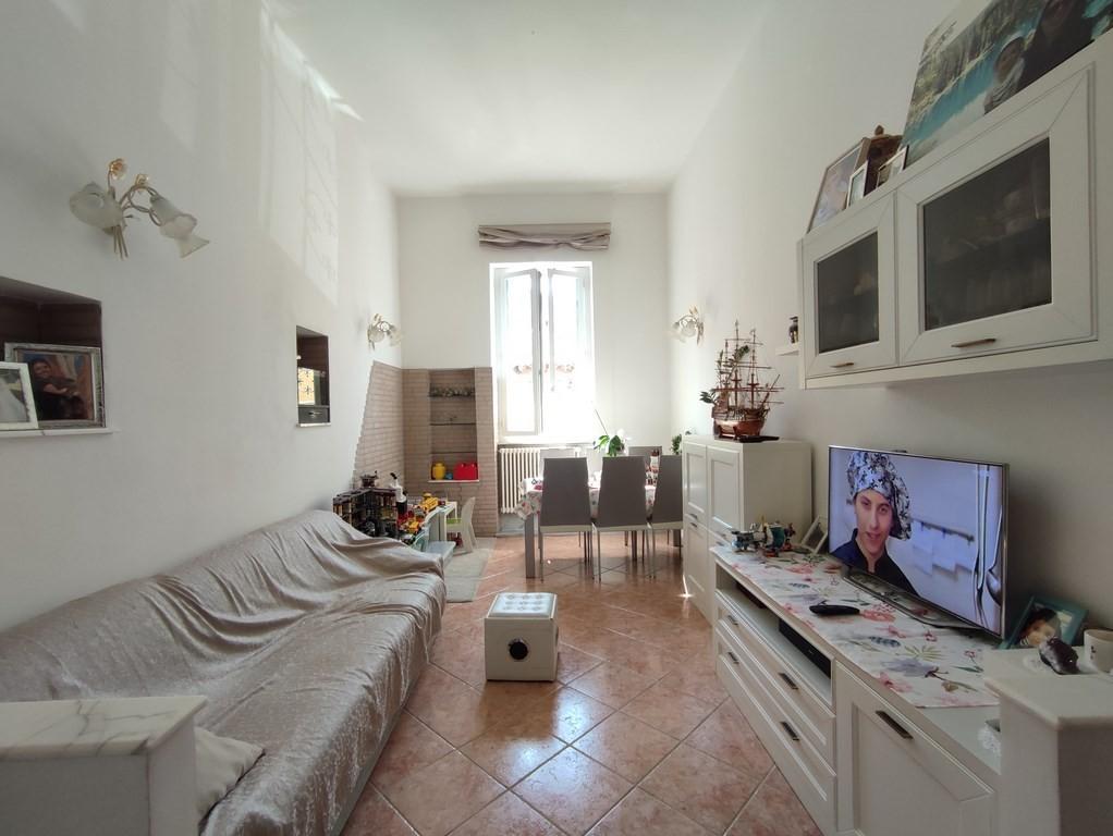appartamento in vendita a Carrara in zona Centro Città
