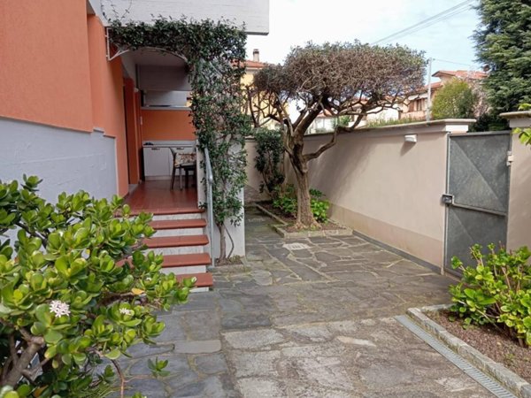 appartamento in vendita a Carrara in zona Avenza