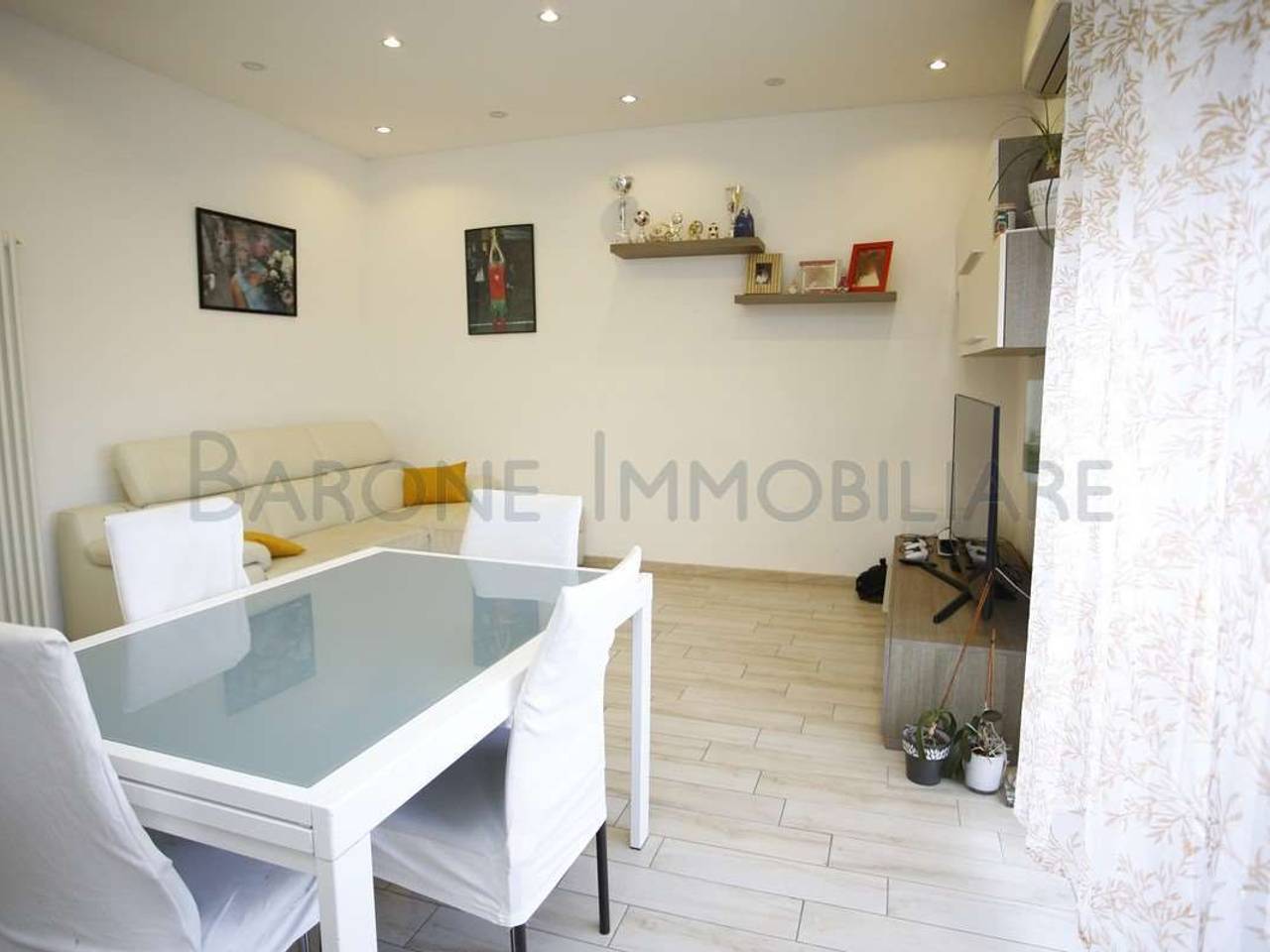 appartamento in vendita a Carrara in zona Avenza