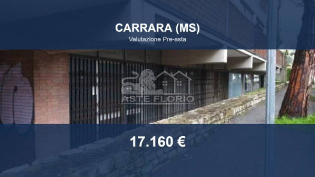 negozio in vendita a Carrara in zona Centro Città