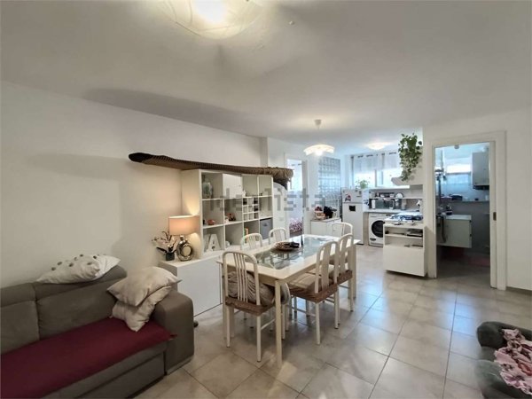 appartamento in vendita a Carrara in zona Marina di Carrara