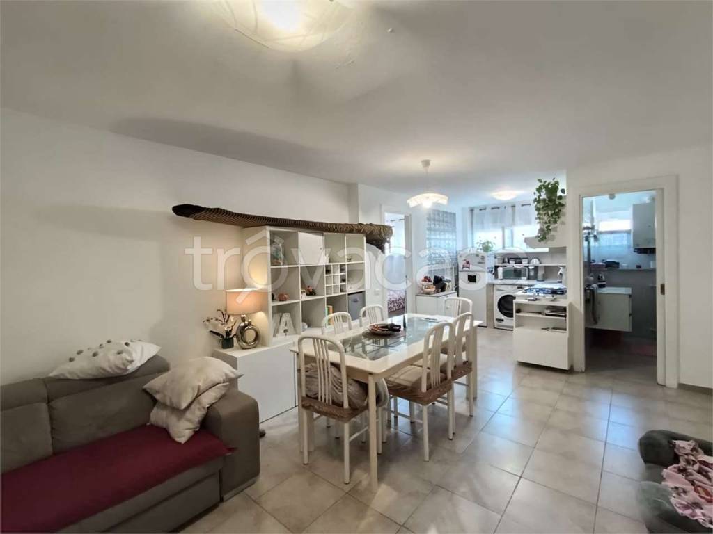 appartamento in vendita a Carrara in zona Marina di Carrara