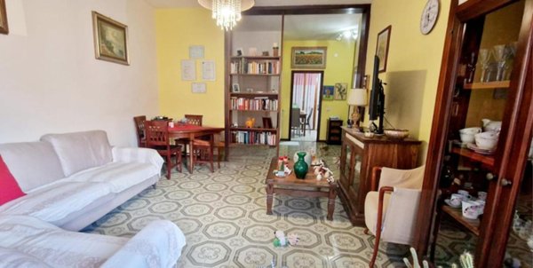 appartamento in vendita a Carrara in zona Marina di Carrara