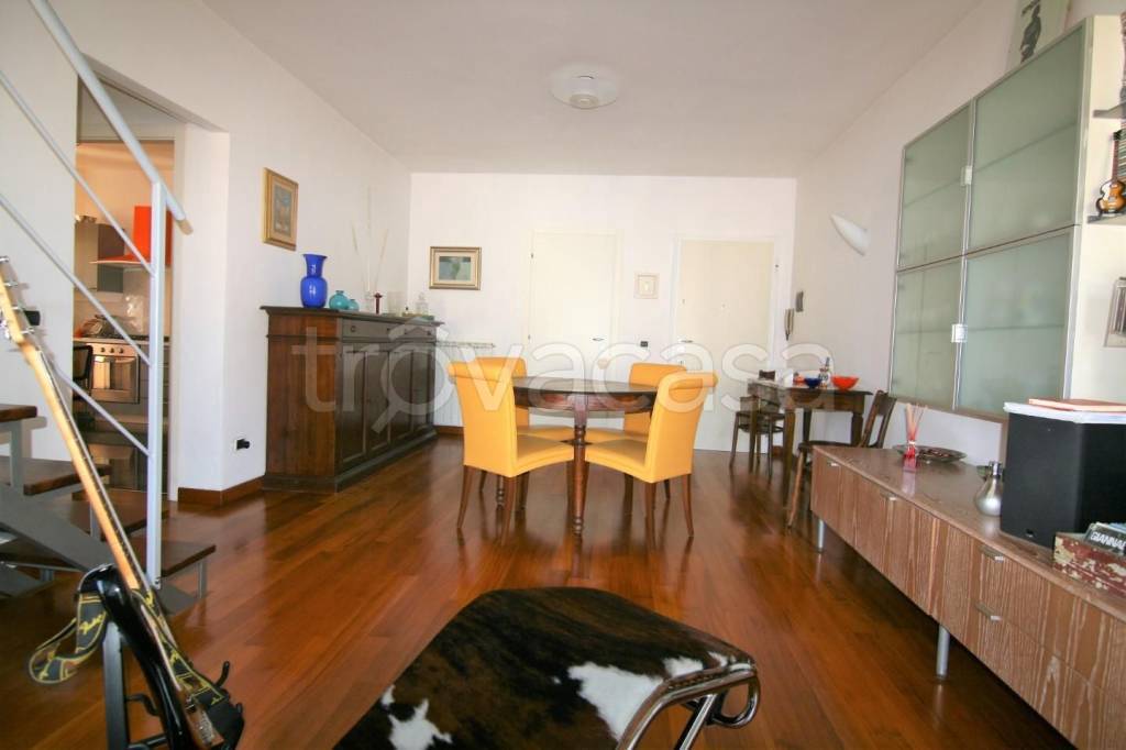 appartamento in vendita a Carrara in zona Marina di Carrara