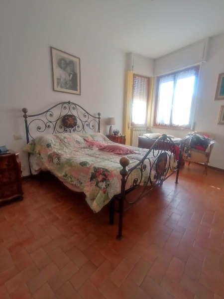 appartamento in vendita a Carrara in zona Marina di Carrara