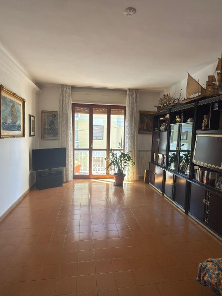 appartamento in vendita a Carrara in zona Marina di Carrara