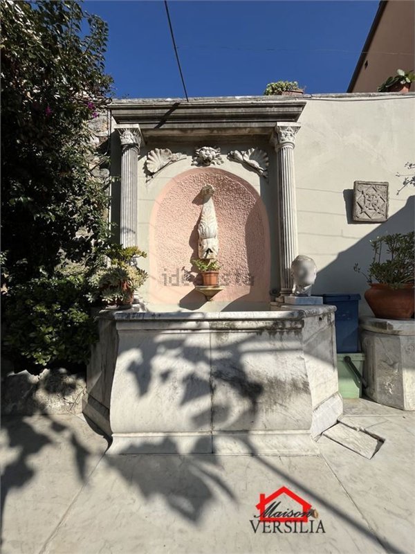 quadrivano in vendita a Carrara in zona Centro Città