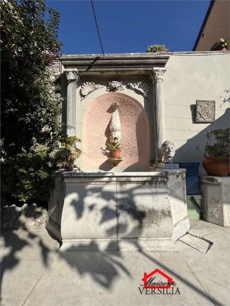 casa indipendente in vendita a Carrara in zona Centro Città