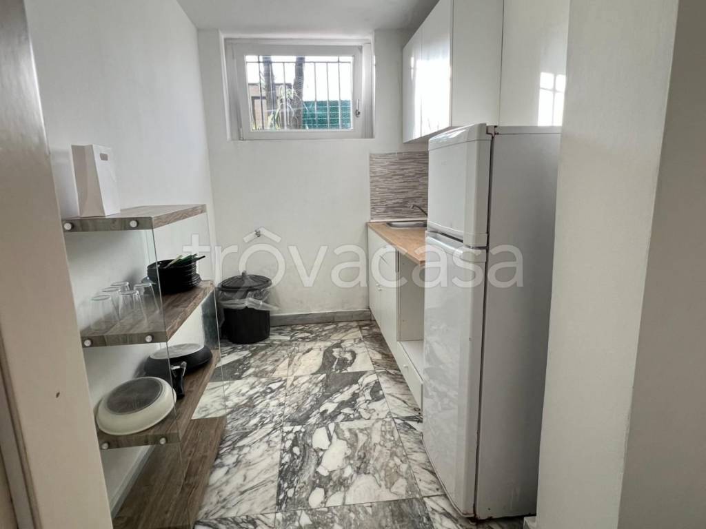 appartamento in vendita a Carrara in zona Marina di Carrara