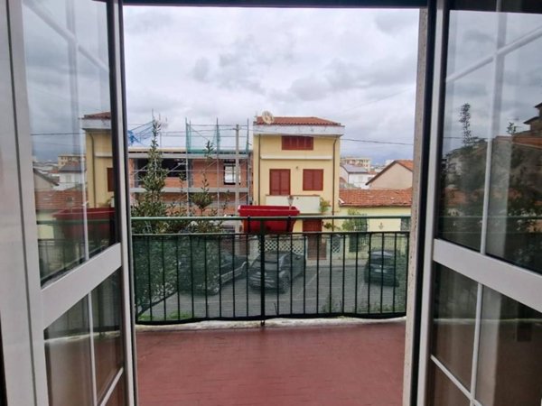 appartamento in vendita a Carrara in zona Marina di Carrara