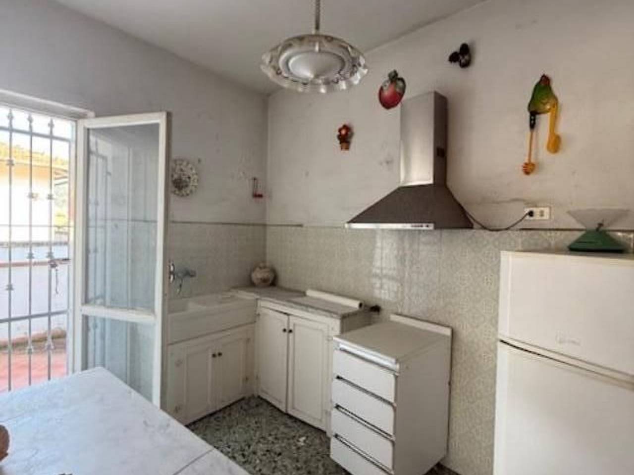 casa indipendente in vendita a Carrara in zona Stadio