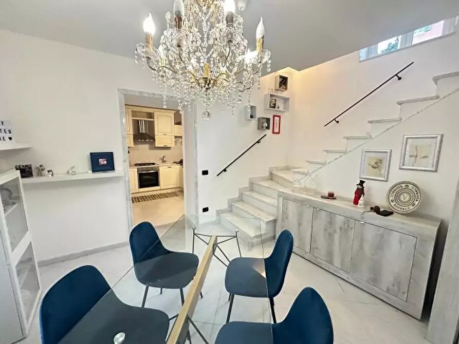 casa indipendente in vendita a Carrara