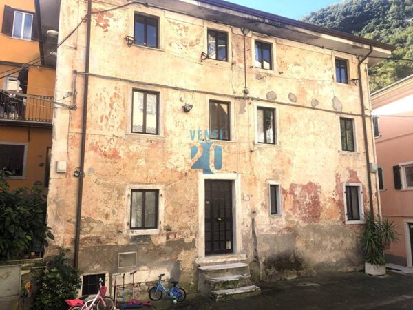 casa indipendente in vendita a Carrara in zona Torano