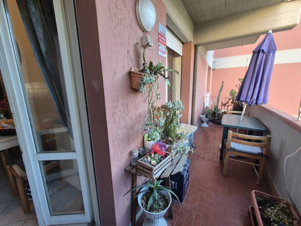 appartamento in vendita a Carrara in zona Avenza