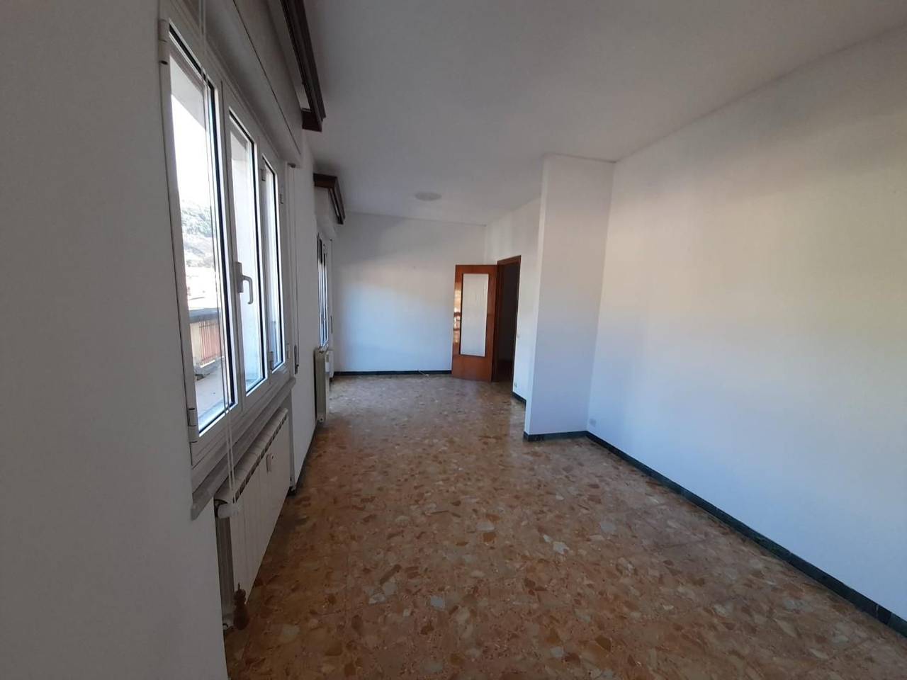 appartamento in vendita a Carrara in zona Stadio