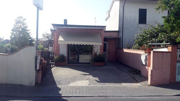 trivano in vendita a Carrara in zona Sant'Antonio