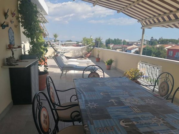 appartamento in vendita a Carrara in zona Avenza