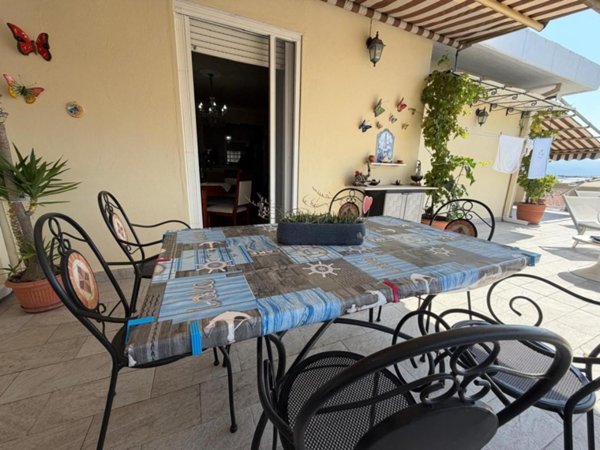 appartamento in vendita a Carrara in zona Avenza