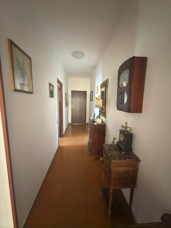 appartamento in vendita a Carrara in zona Marina di Carrara
