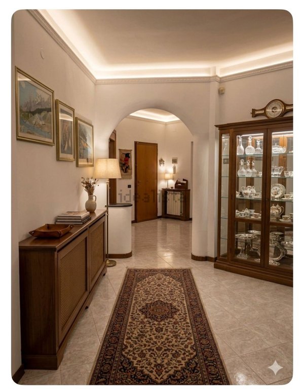 appartamento in vendita a Carrara in zona Marina di Carrara