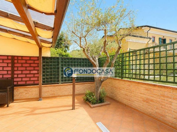 casa indipendente in vendita a Carrara in zona Bonascola