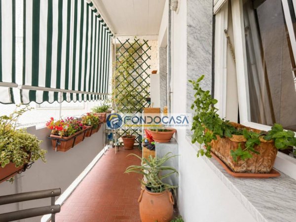appartamento in vendita a Carrara in zona Marina di Carrara