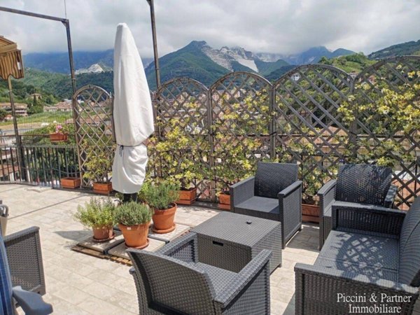 appartamento in vendita a Carrara in zona Marina di Carrara