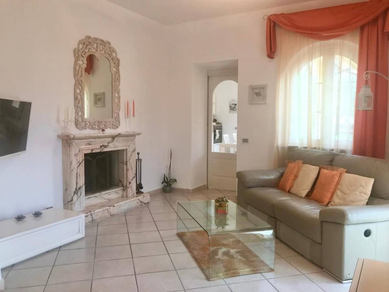 casa indipendente in vendita a Carrara in zona Codena