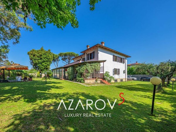 casa indipendente in vendita a Carrara in zona Marina di Carrara