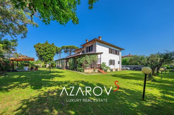 casa indipendente in vendita a Carrara in zona Marina di Carrara