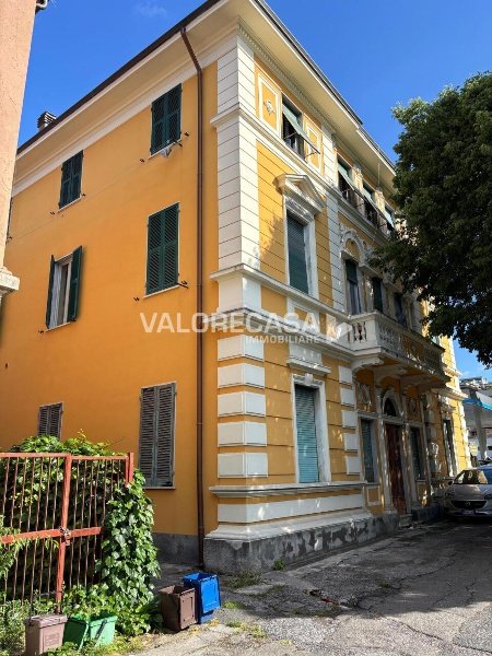 appartamento in vendita a Carrara in zona Marasio