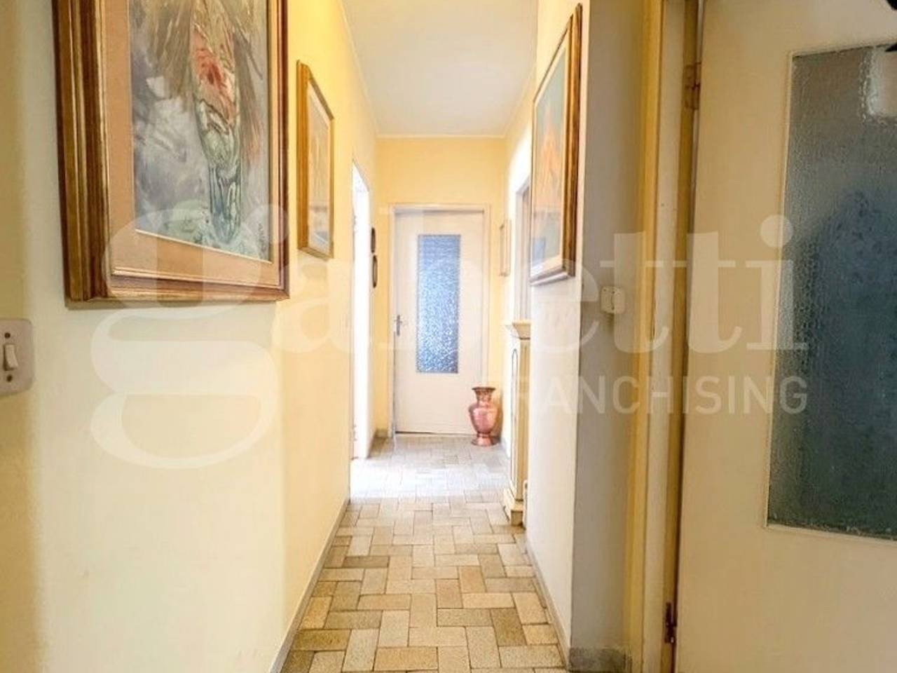 appartamento in vendita a Carrara in zona Avenza