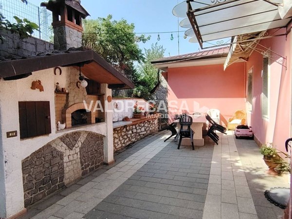 casa indipendente in vendita a Carrara in zona Nazzano