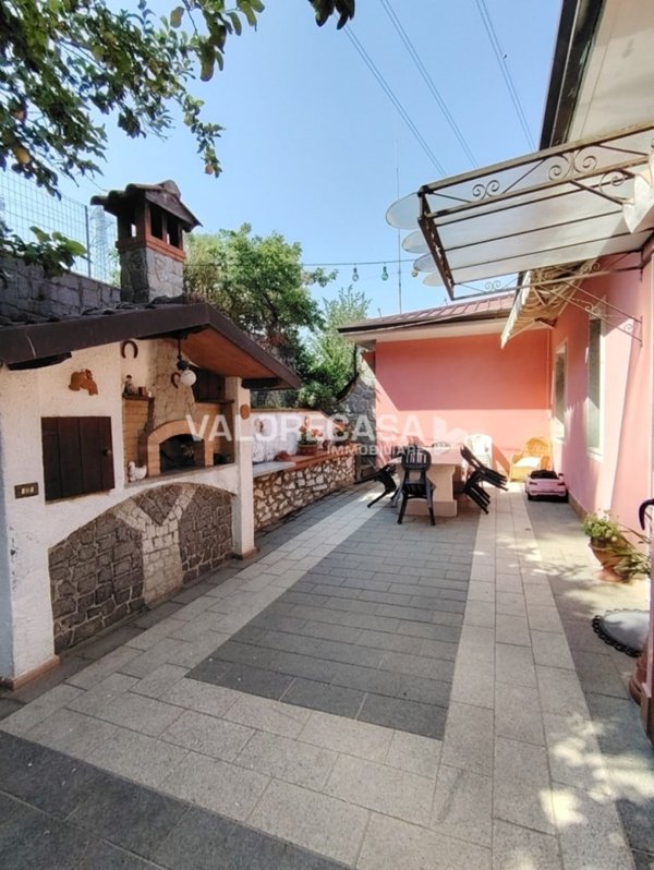 casa indipendente in vendita a Carrara in zona Miseglia