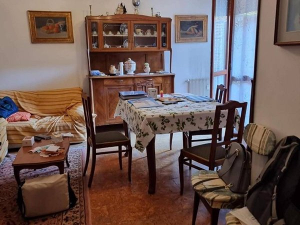 appartamento in vendita a Carrara in zona Marina di Carrara