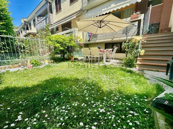 casa semindipendente in vendita a Carrara in zona Centro Città