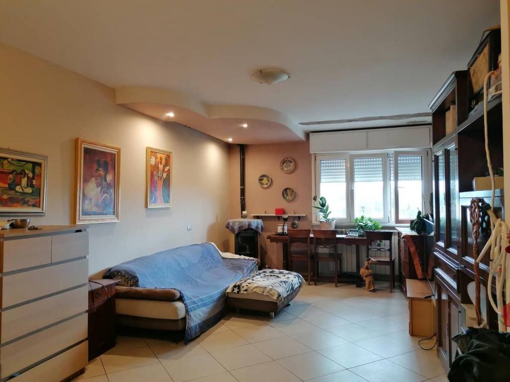 appartamento in vendita a Carrara in zona Marasio
